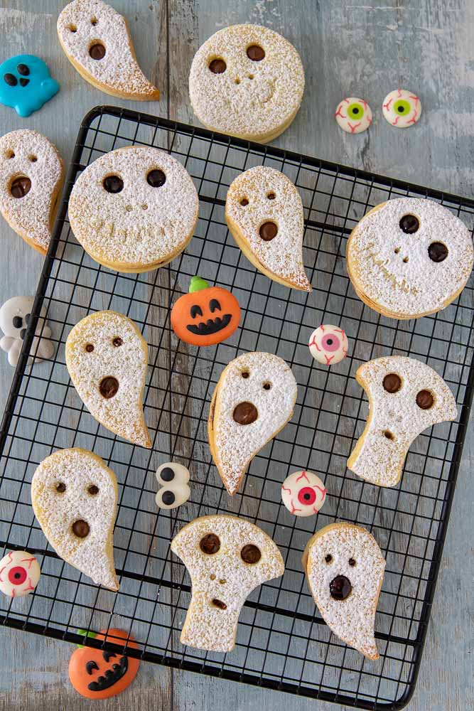 Ricetta biscotti di Halloween Biscotti fantasmini biscotti teschio senza formine